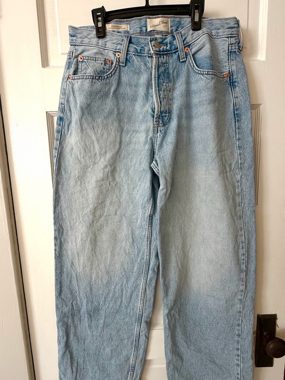 Universal Thread Mid Rise 90s Baggy Light Wash Jeans Size 6 Short